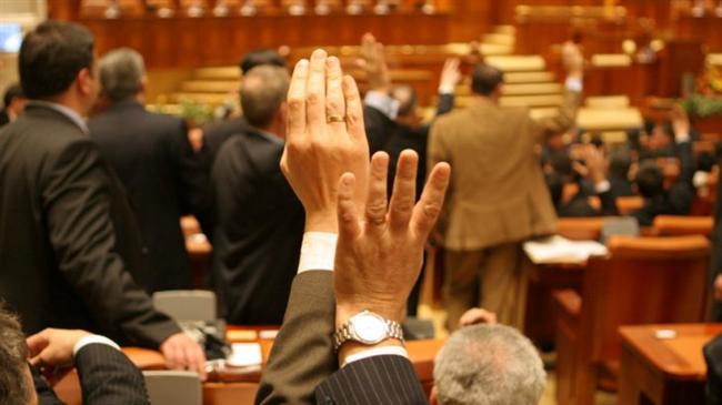 Comisiile juridice din parlament, aviz pozitiv pentru referendum - 00149192detail-1486460027.jpg