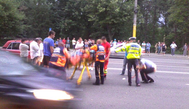 Galerie foto / Accident rutier GRAV în Constanța. Două persoane au fost SPULBERATE pe trecerea de pietoni - UPDATE - 003-1402770372.jpg