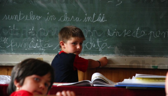 Elevii constănțeni sunt liberi doar joi - 00insula-1322644757.jpg
