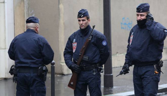 Atentat terorist dejucat! Doi tineri, puși sub acuzare - 0108frenchpolice624x415-1450858605.jpg