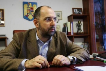 UDMR propune taxă de solidaritate pentru cei cu venituri anuale de peste 100.000 de lei - 01kelemenbandastf3cc516654-1352927038.jpg