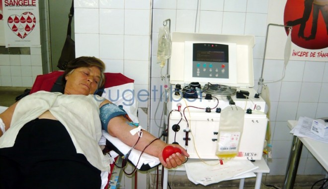 Lucrătorii Ministerului Administrației și Internelor au donat sânge - 034ad1009c15040d586713e9767b22e9-1353594540.jpg
