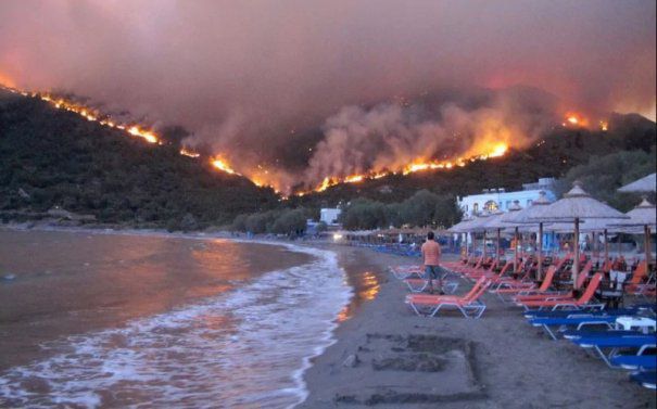Anunț important pentru românii care se pregătesc să plece în VACANȚĂ în Grecia. Se menține RISC RIDICAT de incendii - 03greciafoc605xcapital1465x390-1533381155.jpg