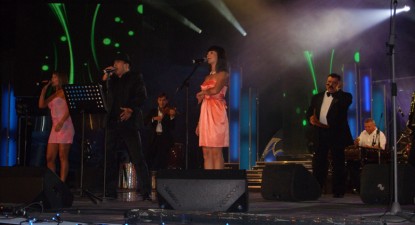 Muzica și politica, nedespărțite la Festivalul de Muzică Ușoară Mamaia - 049f1769058084a60645ec6bb65cc463.jpg