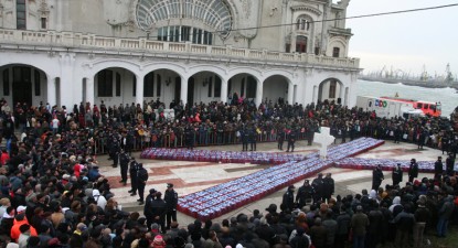 Tone de apă sfințită au ajuns în casele credincioșilor, de Bobotează - 07c65274e2dae0d28d3dbe5edfbb5ecf.jpg
