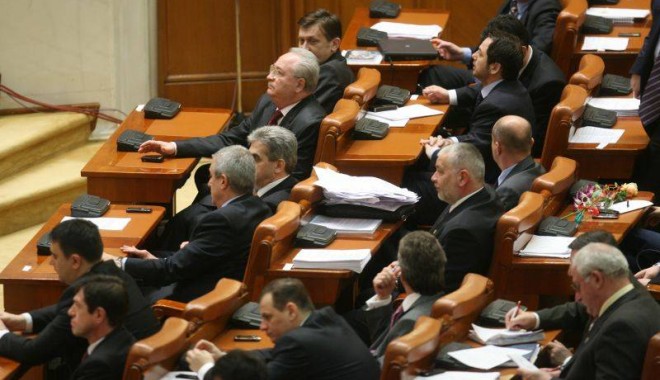 Deputații au adoptat tacit modificarea legii ANI - 07parlamentrzv9224c99a6a-1318929257.jpg