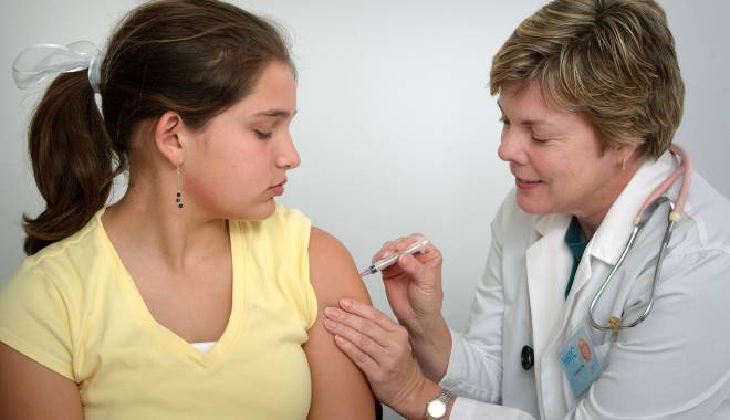 Când începe campania de vaccinare antigripală la Constanța - 08vaccineteenshotfull-1444046396.jpg