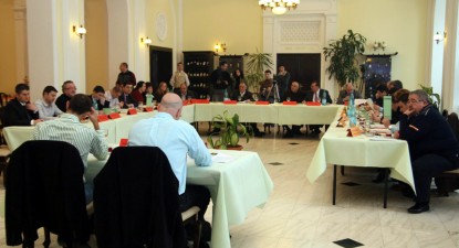 Consilierii municipali constănțeni se fac cetățeni de onoare între ei - 0b68e5c590b3463d8fe27a4b0e9434cd.jpg