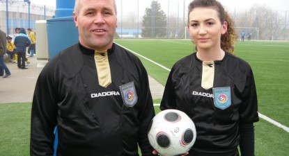 O pereche - unicat, tată și fiică, arbitrează meciuri de fotbal în Constanța - 0cebd2e18e47537f8e0a898d14fea91a.jpg