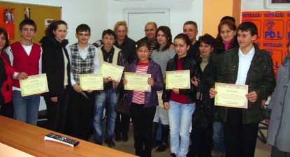 Elevi premiați de PDL Medgidia - 0e5c24ed448348c4cd5f02d740af20c3.jpg