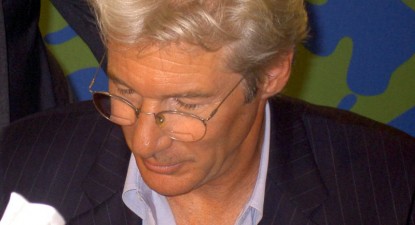 Richard Gere, amendă pentru tăierea copacilor - 0ee08d7906ebdd3a0150cd644fc0ffd9.jpg