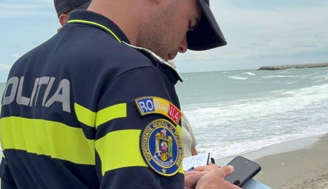 Comercianții ambulanți de pe plaja din Eforie au fost amendați de polițiști - 0f2d1f066d514c9bbe2ab6ebd6a93ec4-1756553665.jpg