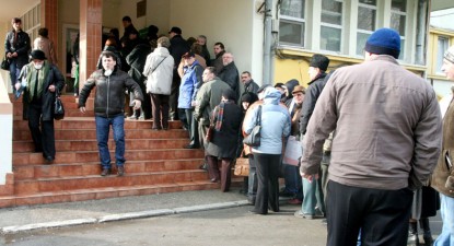 Constănțenii au stat la coadă pentru a se vaccina împotriva AH1N1 - 0fbc90ea428a06eae66e4e7807decf8b.jpg
