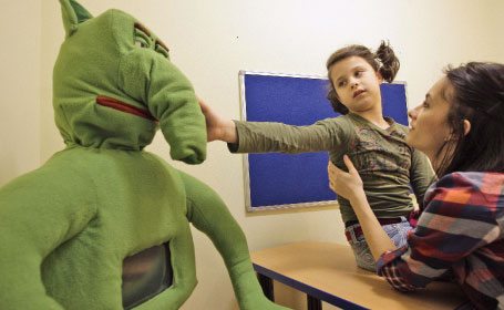 Ziua Porților Deschise la Centrul de zi pentru copii cu autism - 1-1323726769.jpg