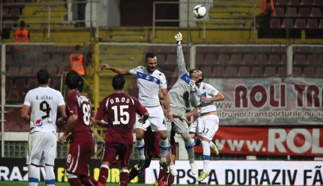 Fotbal / FC Viitorul, înfrângere la limită cu Rapid - 1-1349075148.jpg