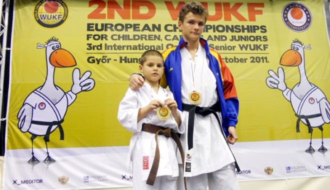 Karate / Două medalii la Mondiale pentru CS Shiai - 1-1350204934.jpg