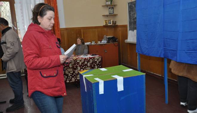 ALEGERI PREZIDENȚIALE / Peste 51% din constănțeni au votat până la ora 19 - 1-1414950193.jpg
