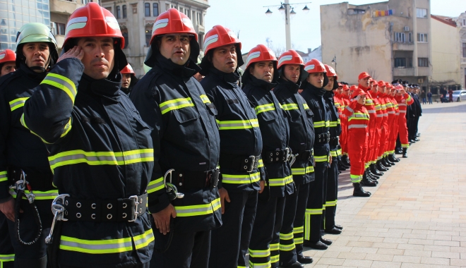 Militari și pompieri, luați aminte de la polițiști! Apărați-vă viața și familiile! - 1-1459750342.jpg