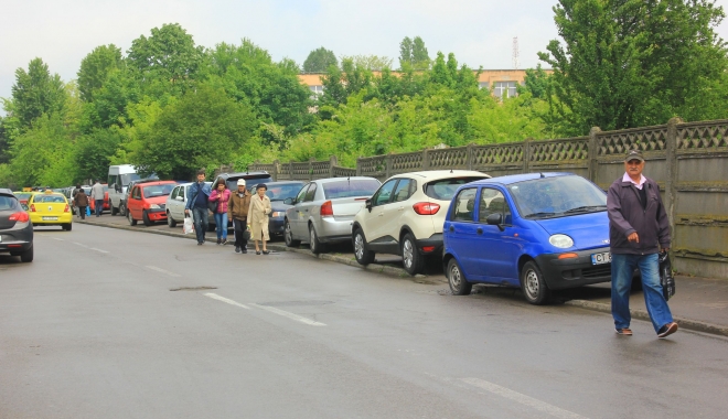 Constănțenii vor trotuare pentru pietoni! Nu pentru mașini! - 1-1476604749.jpg