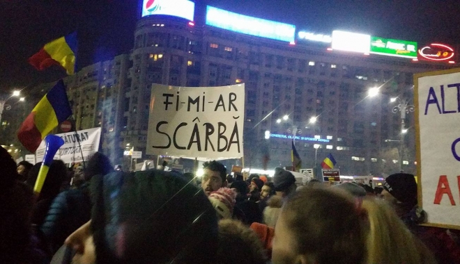 PSD a băgat galeria lui Dinamo printre protestatari pentru a crea haos.