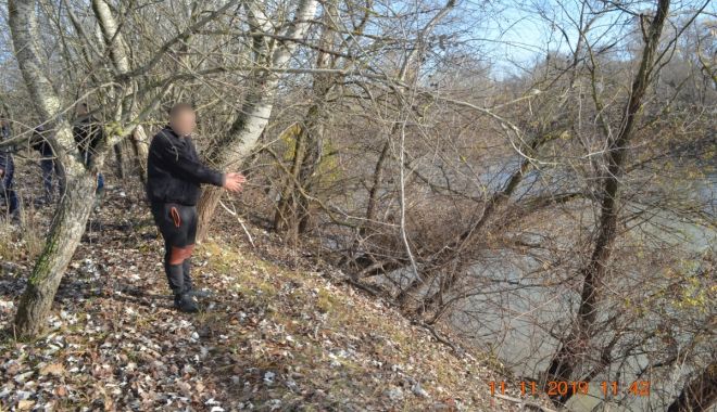 Bărbat oprit la frontieră, după ce a încercat să intre ilegal în România, înotând - 1-1573555267.jpg