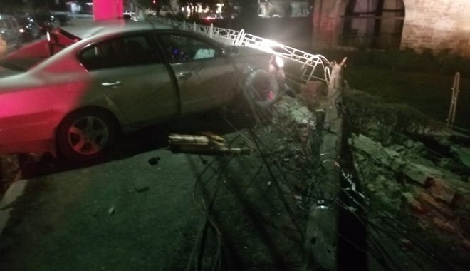 A ajuns cu MAȘINA ÎN GARD și a dat vina pe nepotul de 12 ani! - 1-1577353750.jpg