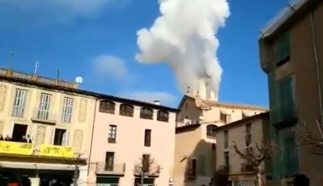 Explozie la clopotniță, soldată cu 14 răniți - 1-1577729189.jpg
