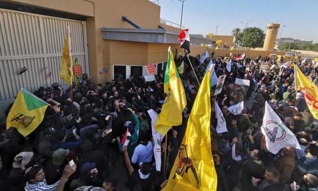 Ambasada SUA la Bagdad, asediată de protestatari - 1-1577791884.jpg