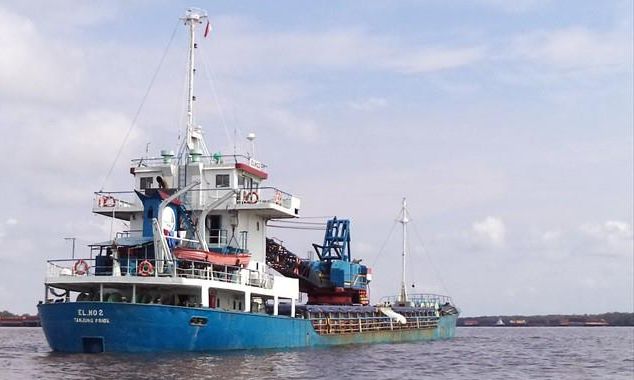 Furtuna i-a venit de hac în Marea Java! Avea 14 marinari la bord - 1-1579169944.jpg