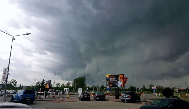 VIDEO. COD PORTOCALIU de PLOI TORENȚIALE și GRINDINĂ, la Constanța - 1-1592399847.jpg