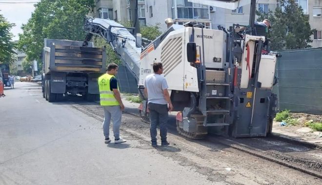 Au demarat lucrările de frezare a carosabilului pe strada Farului - 1-1593693610.jpg