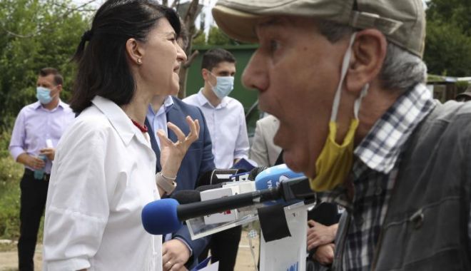 Conferință întreruptă de un pensionar nemulțumit. 