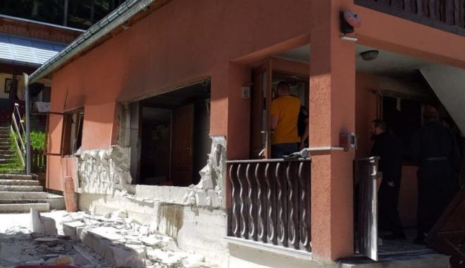 Explozie puternică la o mănăstire din Suceava. Cinci persoane au fost rănite - 1-1593954511.jpg