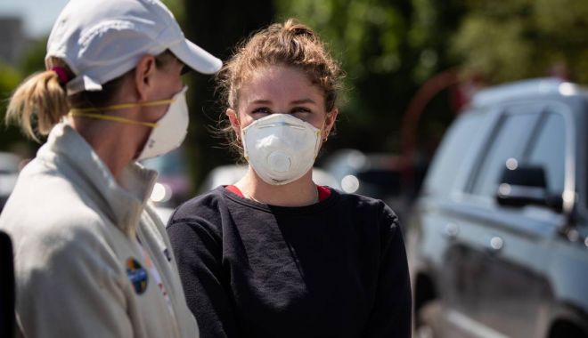 Klaus Iohannis: Nu îmi doresc să reintroducem restricții. Haideți să purtăm mască și să păstrăm distanța - 1-1594224179.jpg