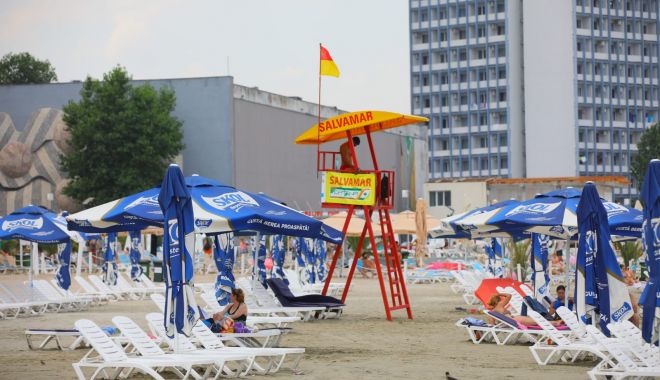 Mergeți la plajă, în weekend? Iată semnificația steagurilor de la punctele de salvamar - 1-1594386720.jpg