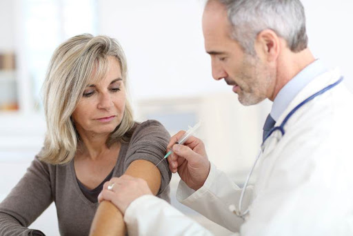 Vaccinul antigripal ar putea fi administrat și în farmacii. Președintele CNAS pregătește un act normativ - 1-1594391785.jpg