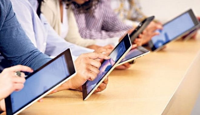 Tabletele promise elevilor nu vor ajunge în școli până la începutul cursurilor - 1-1598533589.jpg