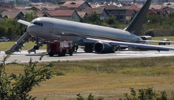 Avion Boeing, aproape de dezastru după o defecțiune la trenul de aterizare - 1-1598625122.jpg