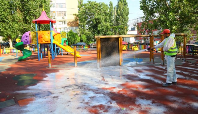 Locurile de joacă din Constanța, dezinfectate și salubrizate permanent - 1-1599841012.jpg