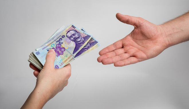 Împrumuturile, folosite ca instrument financiar de 8,1% dintre gospodării - 1-1599988121.jpg
