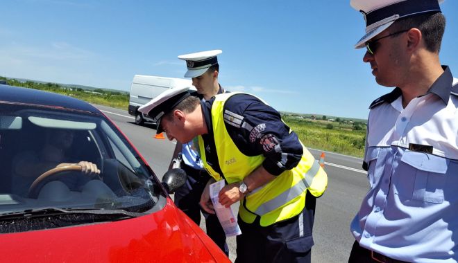 Mii de polițiștii vor purta camere video pentru interacţiunea cu cetăţenii - 1-1600426405.jpg