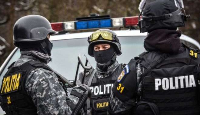 Un bărbat şantaja minore cu imagini compromiţătoare. A ajuns pe mâna poliţiei - 1-1602595627.jpg