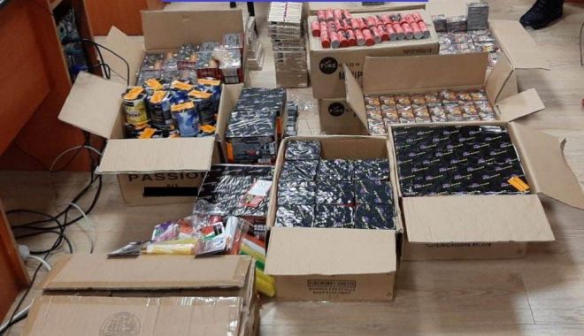 Polițiștii au confiscat peste 26 de tone de articole pirotehnice de la începutul anului - 1-1602927356.jpg