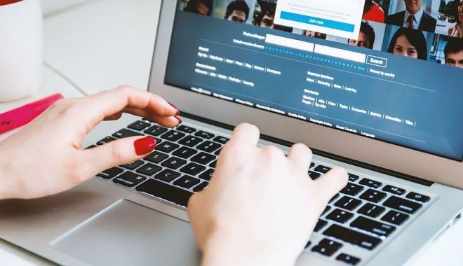 Peste jumătate dintre companiile care vând în România nu au prezenţă în online - 1-1603371207.jpg
