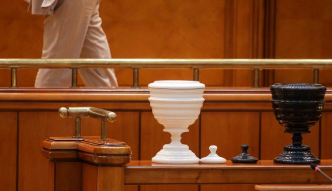 Proiect: Parlamentarii să nu se mai poată ascunde în spatele votului secret - 1-1603385033.jpg