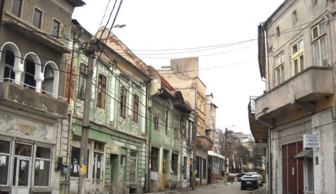 Proprietarii de clădiri vor avea obligaţia să cureţe faţadele, să le tencuiască ori să le zugrăvească - 1-1604419453.jpg