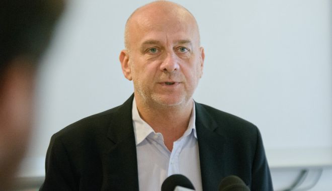 Dumitru Costin: Am aflat, pe sub uşi, că intenţia este să se îngheţe salariul minim pe economie la valoarea din 2020 - 1-1608470458.jpg