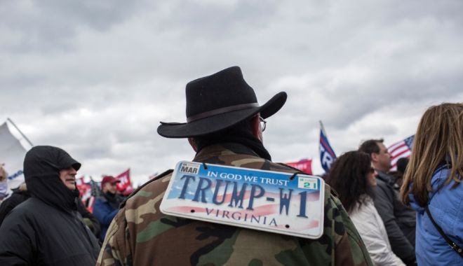 Facebook şi Instagram au blocat temporar conturile lui Donald Trump. Care este motivul - 1-1610038221.jpg