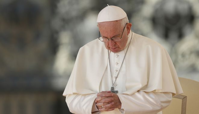 Papa Francisc s-a vaccinat şi i-a îndemnat pe toți să se vaccineze - 1-1610554023.jpg
