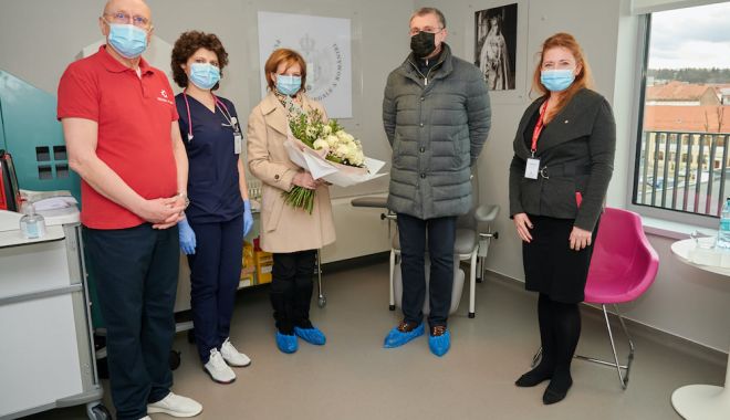 Custodele Coroanei s-a vaccinat împotriva COVID-19 - 1-1611585972.jpg